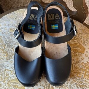 MIA ABBA CLOGS in black leather, never worn, in perfect condition.  From Sweden